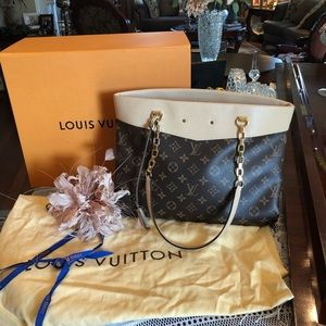 Louis Vuitton Monogram Pallas Tote